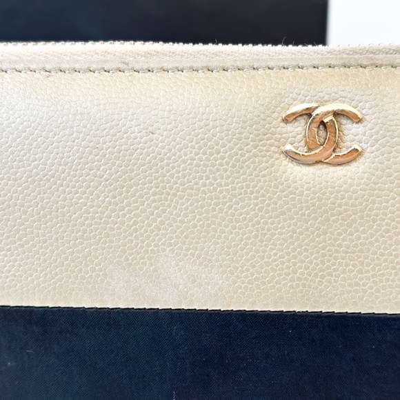 Chanel Zip Leather Wallet - Picture 5 of 16
